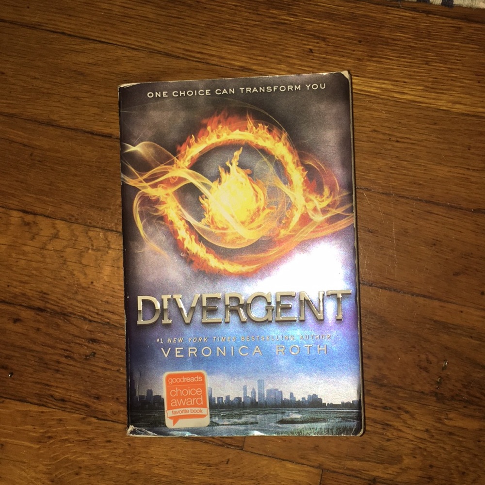 Divergent Book